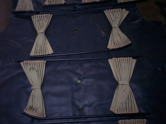 ชุดผ้าม่านรถตู้โตโยต้าคอมมูเตอร์(ไอ้โม่ง)รอบคันทั้งชุดสีครีมพร้อมรางคู่ ถอดออกจะเปลี่ยนสีใหม่ครับ0890671028 ชุดผ้าม่านรถตู้โตโยต้าคอมมูเตอร์(ไอ้โม่ง)รอบคันทั้งชุดสีครีมพร้อมรางคู่ ถอดออกจะเปลี่ยนสีใหม่ครับ0890671028