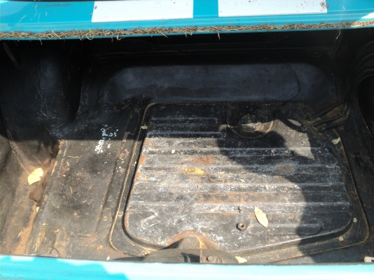 ขายโตโยต้าอารที81น้องชายไม่ได้ใช้จอดใว้ทะเบียนพร้อมขาย20000งดต่อนะครับ