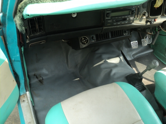 ขายโตโยต้าอารที81น้องชายไม่ได้ใช้จอดใว้ทะเบียนพร้อมขาย20000งดต่อนะครับ