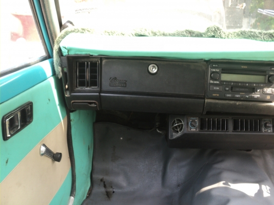 ขายโตโยต้าอารที81น้องชายไม่ได้ใช้จอดใว้ทะเบียนพร้อมขาย20000งดต่อนะครับ