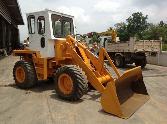 รถตักล้อยางเอวอ่อน Komatsu 507 เก่าญี่ปุ่น