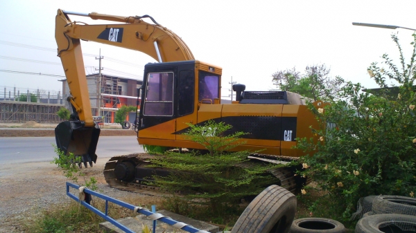 รถแบคโฮ CAT E200 B ทำสีสวยเนี๊ยบ ชอบราคาเท่าไรต่อรองกันได้ครับ