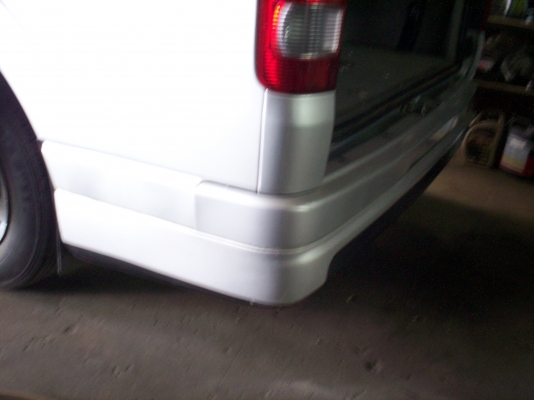 ชุดแต่งสเกิ๊ตรอบคัน4ชิ้น รถตู้คอมูเตอร์(ปี๊บ)สีบรอนเงิน 2500บาท 0890671028