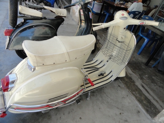 ขายเวสป้าสปริ้น 150 อิตาลิ่ สีใหม่ เครื้องทำมาใหม่