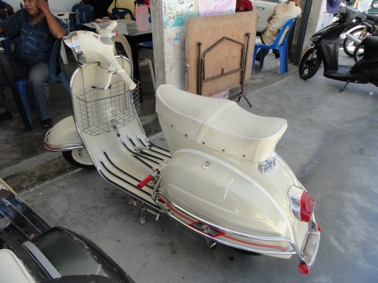 ขายเวสป้าสปริ้น 150 อิตาลิ่ สีใหม่ เครื้องทำมาใหม่