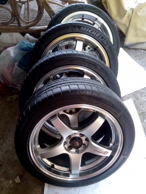 ขายแม็กเลนโซ่โปรเจ็กดีขอบ17ครบชุด+ยางมิชลินยังไม่ใด้ขายนะครับ