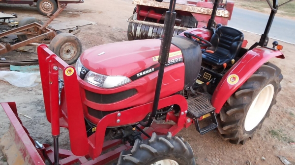 **55,000 บ.ต่อรองเงินดาวน์**ขายดาวน์ เปลี่ยนสัญญา รถไถ2เพลา YANMAR EF393T 4WD 39แรง เครื่องยนต์ไดเร็คอินเจ็คชั่น 3 สูบ 4 จังหวะ ระบายความร้อนด้วยน้ำ 39 แรงม้า ประหยัดน้ำมัน เผาไหม้หมดจด 8เกียร์เดินหน้า8เกียรืถอยหลัง ขับ 2WD/4WDเก่งงานหล่ม สภาพใหม่กริ๊ป ใช