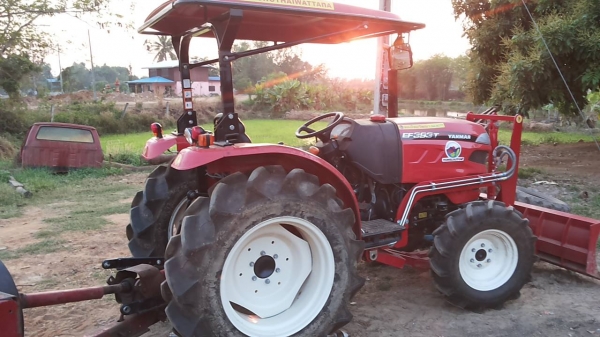 **55,000 บ.ต่อรองเงินดาวน์**ขายดาวน์ เปลี่ยนสัญญา รถไถ2เพลา YANMAR EF393T 4WD 39แรง เครื่องยนต์ไดเร็คอินเจ็คชั่น 3 สูบ 4 จังหวะ ระบายความร้อนด้วยน้ำ 39 แรงม้า ประหยัดน้ำมัน เผาไหม้หมดจด 8เกียร์เดินหน้า8เกียรืถอยหลัง ขับ 2WD/4WDเก่งงานหล่ม สภาพใหม่กริ๊ป ใช