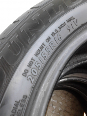 ลดราคา จาก 2500 เหลือ 1500 บาท 205/55R16 DUNLOP SP SPORT 01 TEL.081-427-3941 ลดราคา จาก 2500 เหลือ 1500 บาท 205/55R16 DUNLOP SP SPORT 01 TEL.081-427-3941