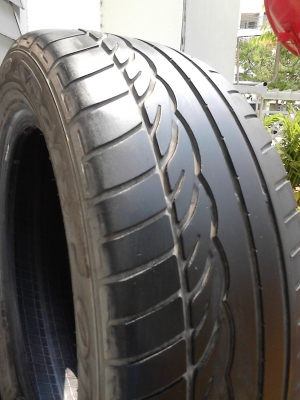 ลดราคา จาก 2500 เหลือ 1500 บาท 205/55R16 DUNLOP SP SPORT 01  TEL.081-427-3941