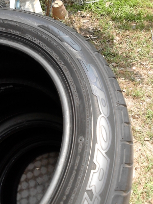 ลดราคา จาก 2500 เหลือ 1500 บาท 205/55R16 DUNLOP SP SPORT 01 TEL.081-427-3941 ลดราคา จาก 2500 เหลือ 1500 บาท 205/55R16 DUNLOP SP SPORT 01 TEL.081-427-3941