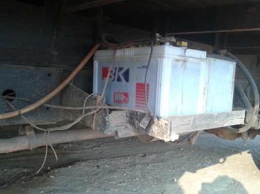 ขาย6 ล้อนิสสันคาบอน วางเครื่อง isuzu 100 แรง ขาย6 ล้อนิสสันคาบอน วางเครื่อง isuzu 100 แรง