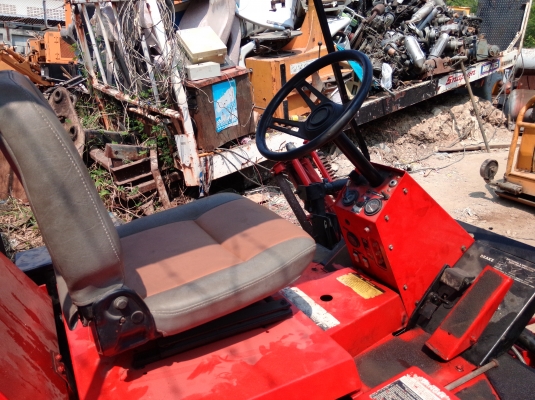 ขายรถตัดหญ้า ตัดกรีน สนาม JACOBSEN LF-100 4WD เครื่องดีเซล 3 สูบ 5 แก็งค์ ราคา 190,000 บาท