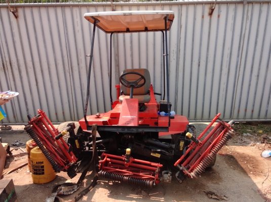 ขายรถตัดหญ้า ตัดกรีน สนาม JACOBSEN LF-100 4WD เครื่องดีเซล 3 สูบ 5 แก็งค์ ราคา 190,000 บาท