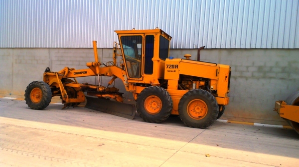 รถเกรด CHAMPION 720 SERIES 3 รถสวยเนี๊ยบ มีทะเบียนครบ ชอบราคาเท่าไรต่อรองกันได้ครับ