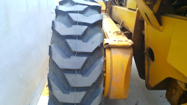 รถเกรด CHAMPION 720 SERIES 3 รถสวยเนี๊ยบ มีทะเบียนครบ ชอบราคาเท่าไรต่อรองกันได้ครับ