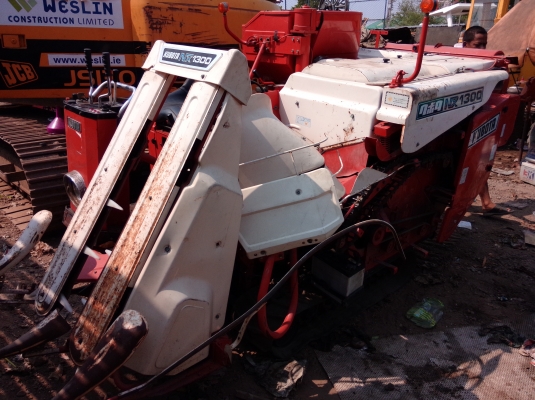 ขายรถเกี่ยวข้าว-นวดข้าว-เกี่ยวข้าวโพดได้ นั่งขับ KOBOTA NX1300 ดีเซล 2สูบ ราคา 85,000บาท