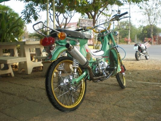 ขาย ชาลี สีเขียว เครื่องเวฟฝาไนท์ สภาพดี ขี่มันส์ สนใจโทรมาคุยกันได้ครับ 086-8063966 โอ๋ ลพบุรี