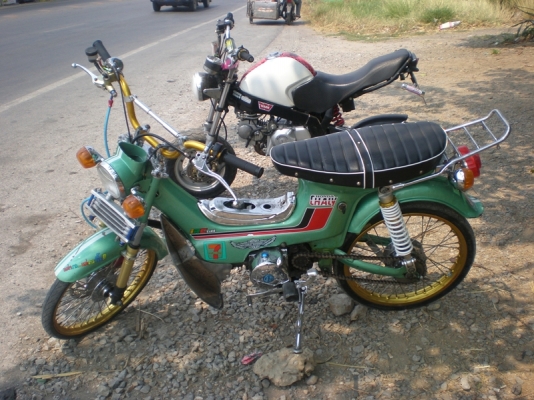 ขาย ชาลี สีเขียว เครื่องเวฟฝาไนท์ สภาพดี ขี่มันส์ สนใจโทรมาคุยกันได้ครับ 086-8063966 โอ๋ ลพบุรี