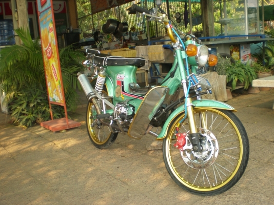 ขาย ชาลี สีเขียว เครื่องเวฟฝาไนท์ สภาพดี ขี่มันส์ สนใจโทรมาคุยกันได้ครับ 086-8063966 โอ๋ ลพบุรี