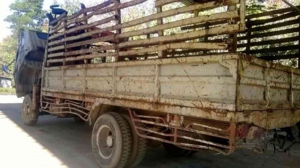 รถฮีโน่ 6 ล้อ ติดเฮี้ยบ. 165 แรงม้า. ( รถประกอบ )  สนใจติดต่อ 081 - 6079515