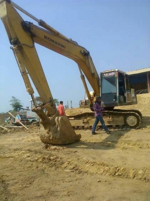 ขาย Komatsu 200-5 ไฟฟ้าครบ บูมยาว