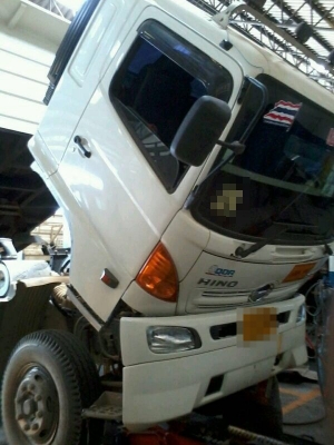 รถฮีโน่ 10  ล้อดั้ม 380 แรงม้า ปี 55  ( ขายแม่ , ลูก )  ,  ( รถวิ่ง 9x,xxx กว่า กม. )  สนใจติดต่อ 081 - 6079515