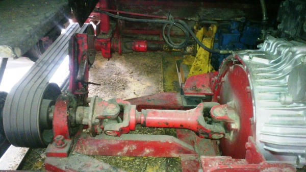 แพ๊คคู่ทั้งสองคันรวด..รถเกี่ยวเกี่ยวเกษตรพัฒนาเจ้าช้างไวไฟกับ สิบล้อสองเพลาเทลเลอร์ นิสสันรถสวย ชอบราคาเท่าไรต่อรองได้ครับ