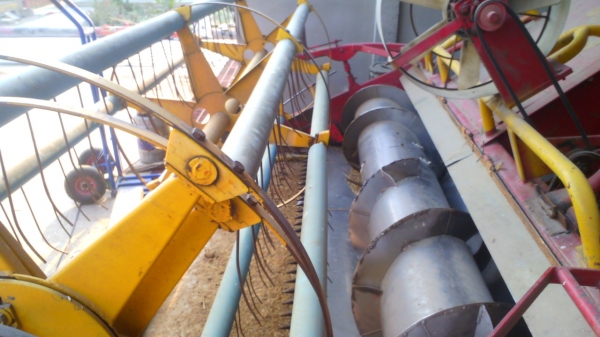 แพ๊คคู่ทั้งสองคันรวด..รถเกี่ยวเกี่ยวเกษตรพัฒนาเจ้าช้างไวไฟกับ สิบล้อสองเพลาเทลเลอร์ นิสสันรถสวย ชอบราคาเท่าไรต่อรองได้ครับ