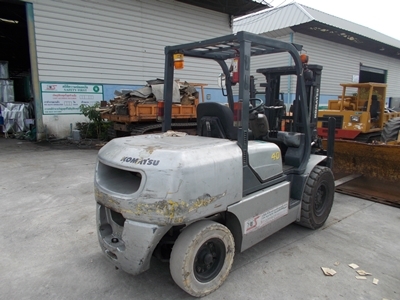 Komatsu 4ตัน  diesel มือสอง โทร 083 081 2889