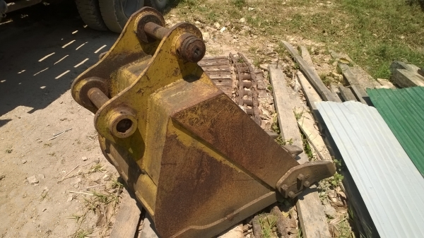 PC120-5 คีบไม้-เหล็ก เครื่องเดิม ปั้มเดิม แน่นๆ เอวดีแน่นๆ ช่วงล่างสวยใช้ได้..บุ้งกี้และหัวคีบ..เลือกอย่างใดอย่างหนึ่ง...