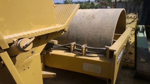 รถบด2เพลาสั่นสะเทือนCAT CS533C รถสวยสภาพดี(รถของบ.รับเหมา) เอกสารเล่มพร้อมโอน...