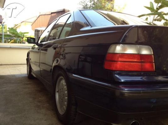 ขาย318iนกแก้วปี93 ออโต95000สีดำมีเล่นหน้าหลังเดิมแม็ค18ร้อนตังมือเดียว แก๊สหัวฉีด