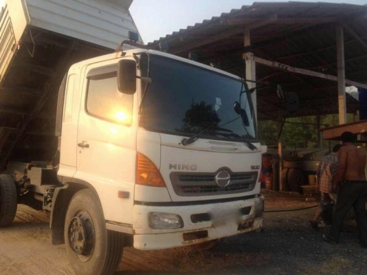 รถฮีโน่ 6 ล้อดั้ม  220 แรงม้า.ปี 54  (  รถวิ่ง 104,000 กม. )   สนใจติดต่อ  081 - 6079515