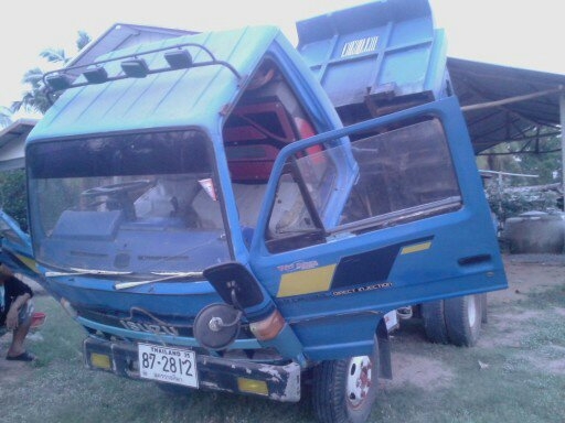 isuzu 100แรงดั้ม3คิว 4bc1 มีเครื่องเสียงด้วยเอกสารพร้อมโอนต่อรองใด้ครับ