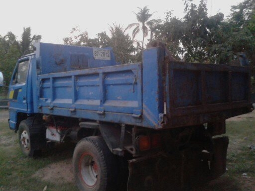 isuzu 100แรงดั้ม3คิว 4bc1 มีเครื่องเสียงด้วยเอกสารพร้อมโอนต่อรองใด้ครับ