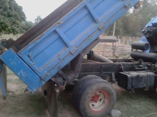 isuzu 100แรงดั้ม3คิว 4bc1 มีเครื่องเสียงด้วยเอกสารพร้อมโอนต่อรองใด้ครับ