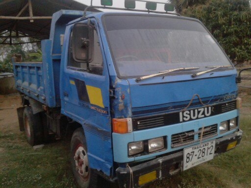 isuzu 100แรงดั้ม3คิว 4bc1 มีเครื่องเสียงด้วยเอกสารพร้อมโอนต่อรองใด้ครับ