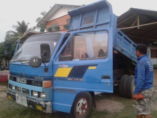 isuzu 100แรงดั้ม3คิว 4bc1 มีเครื่องเสียงด้วยเอกสารพร้อมโอนต่อรองใด้ครับ