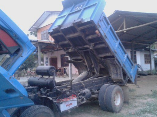 isuzu 100แรงดั้ม3คิว 4bc1 มีเครื่องเสียงด้วยเอกสารพร้อมโอนต่อรองใด้ครับ