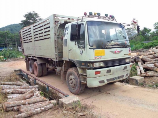 รถฮีโน่ 10 ล้อดั้ม  FM2K  260 แรงม้า.   สนใจติดต่อ 081 - 6079515  ( ลดแล้ว เหลือ 1,100,000 บาท. )