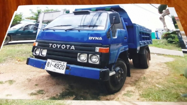 ขาย 6 ล้อดั้ม TOYOTA BU 85 แรงม้า สภาพสวยจัด สนใจติดต่อด่วนครับ