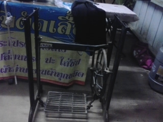 ฝากขายจักรเย็บผ้าและอุปกรณ์(ขาและหัวจักรเย็บผ้า)