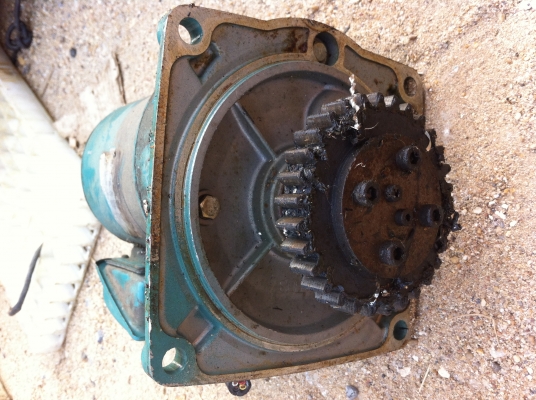 มอเตอร์เกียร์ทด FUJI ขนาด 200 W.ทดรอบแล้วหมุนที่ 36 รอบต่อนาที(มีตัวเดียว) มอเตอร์เกียร์ทด FUJI ขนาด 200 W.ทดรอบแล้วหมุนที่ 36 รอบต่อนาที(มีตัวเดียว)