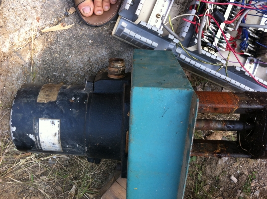 ปั็มหล่อเย็น FUJI ขนาด 250 W. อัตราการไหลอยูที่ 160 L / นาที จากญี่ปุ่นใช้ไฟ้าบ้าน 220 V.ได้ ปั็มหล่อเย็น FUJI ขนาด 250 W. อัตราการไหลอยูที่ 160 L / นาที จากญี่ปุ่นใช้ไฟ้าบ้าน 220 V.ได้