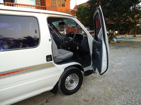 รถตู้  Toyota  hiace    เอกสารพร้อมโอน