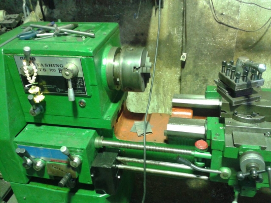 เครื่องกลึง TASHING 5 ฟุต รุ่น TS 700B เกียร์บล็อค 3 เพลา มีเบรค ไต้หวัน