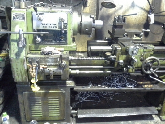 เครื่องกลึง TASHING 5 ฟุต รุ่น TS 700B เกียร์บล็อค 3 เพลา มีเบรค ไต้หวัน