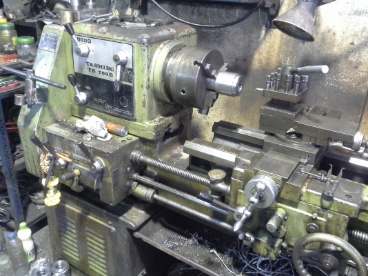 เครื่องกลึง TASHING 5 ฟุต รุ่น TS 700B เกียร์บล็อค 3 เพลา มีเบรค ไต้หวัน