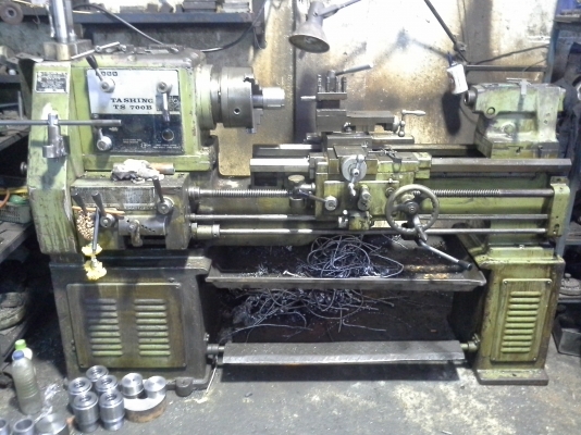 เครื่องกลึง TASHING 5 ฟุต รุ่น TS 700B เกียร์บล็อค 3 เพลา มีเบรค ไต้หวัน